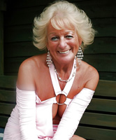 Ältere Dame horny und hübsch am lächeln