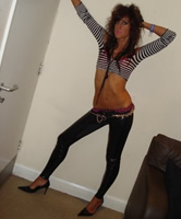 Amateur Photo von Top Figur, Leggings und Pumps