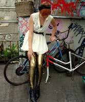 Fashion Amateurin in Tights