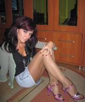 Amateurin sexy bekleidet