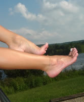Fußspiele auf dem Balkon