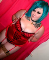 BBW Cosplay Girl in Strapse