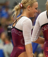 Blonde Gymnastik Girls in Leotard Outfit