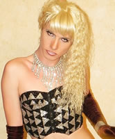 Blonde und russische Transe