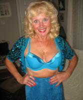 Blonde und schöne reife Frau Ruth