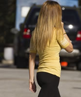 Schwarze Yogapants Girl Candid