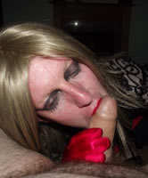 Crossdresser den Schwanz blasen