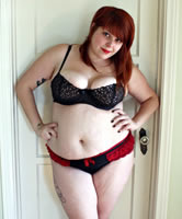 Curvy Redhead - kurvige Rotschopf Frau