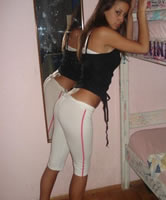 Cute Teen Girl posiert daheim privat in Heels