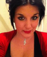 Dunkelhaarige, deutsche Tanja aus Berlin, Face Selfie