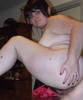 Diese brünette Dicke ist stark behaart