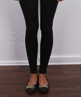 Dünne Beine in Yogapants