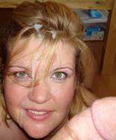 Seine dunkelblonde reife Freundin vollgewichst