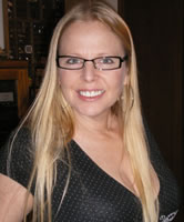 Ehefrau und Brillenträgerin ganz privat