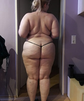 Fetter Cellulite Arsch von versauter Schlampe