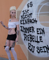 Geile Punk Alt Schlampe Sierra hart gefickt