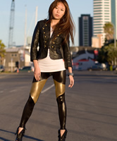 Geiles Asia Mädchen mit Leggings Fetisch