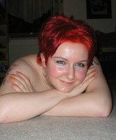 Rothaarige zeigt sich im Home Amateur Porno