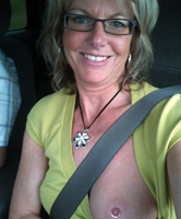 Selfie von Reifer für Sexting in ihrer Whatsapp Gruppe