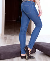 Junges Girl trägt Ballettschuhe