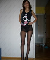 Junges Mädchen bestrumpft