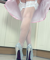 Alte, sexy Granny und Küchendame in Strapse