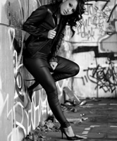 Spitze Pumps und Leder Dress