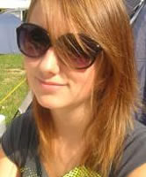 Deutsche Nina rothaarig