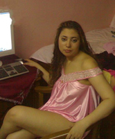 Livecam Arab Girl im pinken Nachthemd