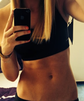 Deutsche Marylin, Selfie von trainiertem Bauch