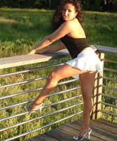 Latina im Minirock, Amateur Foto