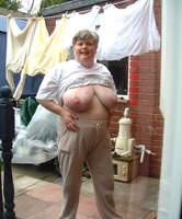 Molly aus NRW hat große fette Euter