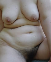 Mollige Nudistin nackt