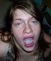 In den Mund gespritzt, Mollige Amateur Sau schluckt