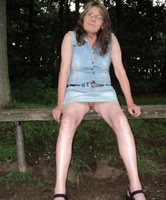 Parkplatz Flashing von reifer Trash Frau unterwegs