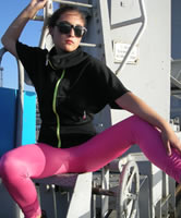 Pink Leggings und Sandaletten
