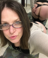 Privates Arsch Selfie von Amateurin