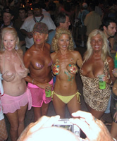 Viele reife Frauen auf der Voyeur Party