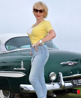 Reife Oma Outdoor in Heels