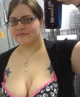 Schlaffe Hängetitten Ausschnitt Selfie von Molliger aus Düsseldorf