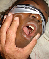 Seine schwarze mollige Freundin mag Hobby BDSM