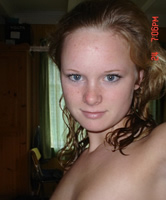 Amateur Home Selfie Girl ist skandinavisch