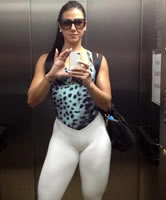 Sportliches Fitness Girl Selfie