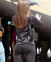 Sexy Yogapants Candid