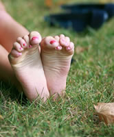 Schöne Softsohlen auf der Wiese