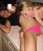 Sperma schleckende Freundin