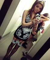 Strapsen Mädchen Selfie von junger Hobbynutte