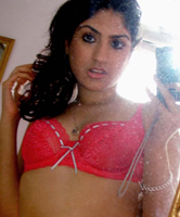 Teen Araberin macht sexy Selfie