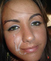 Hübsches Teen Mädchen mit Sperma im Gesicht