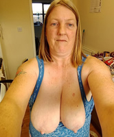 Neue Titten Selfshots von molliger Sau